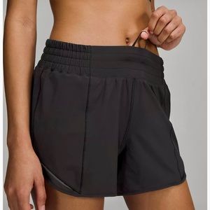 Lululemon Hotty Hot Lined Short